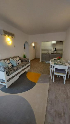 Lovely 1 Bed apartment 1 min Walk from the Beach
